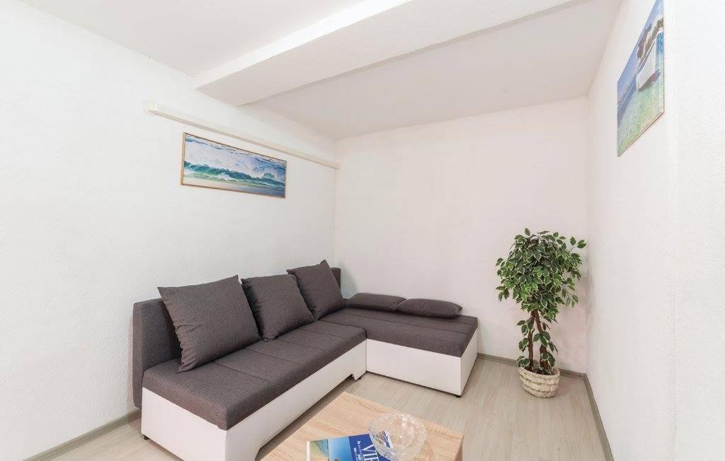 Apartmani Prpic วีร์ ภายนอก รูปภาพ